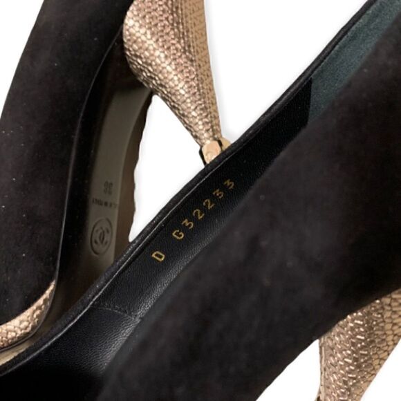 ❤️SOLD❤️CHANEL Interlocking CC Logo Suede Pumps 38 - Picture 14 of 14